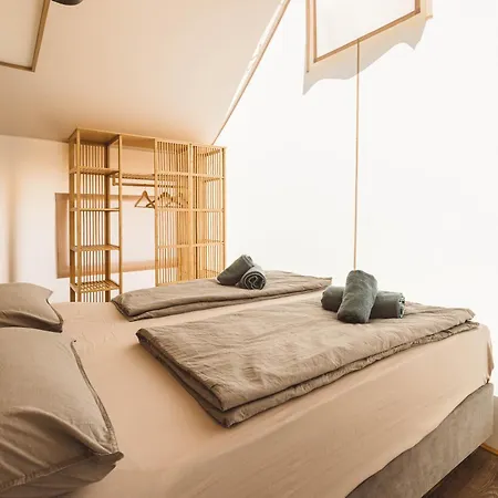 Glamping Olive And Sea Campo de lujo Bibinje