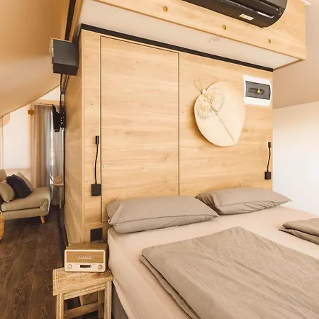 Luksustelt Glamping Olive And Sea Bibinje