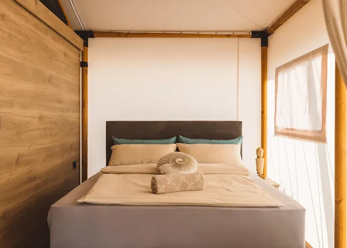 Luksusowy namiot Glamping Olive And Sea Bibinje