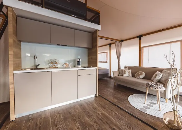 Glamping Olive And Sea Luksusowy namiot Bibinje