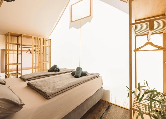 Glamping Olive And Sea Luksusowy namiot Bibinje