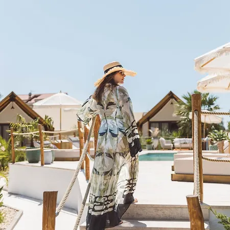 Glamping Olive And Sea ラグジュアリーテント ビビニェ